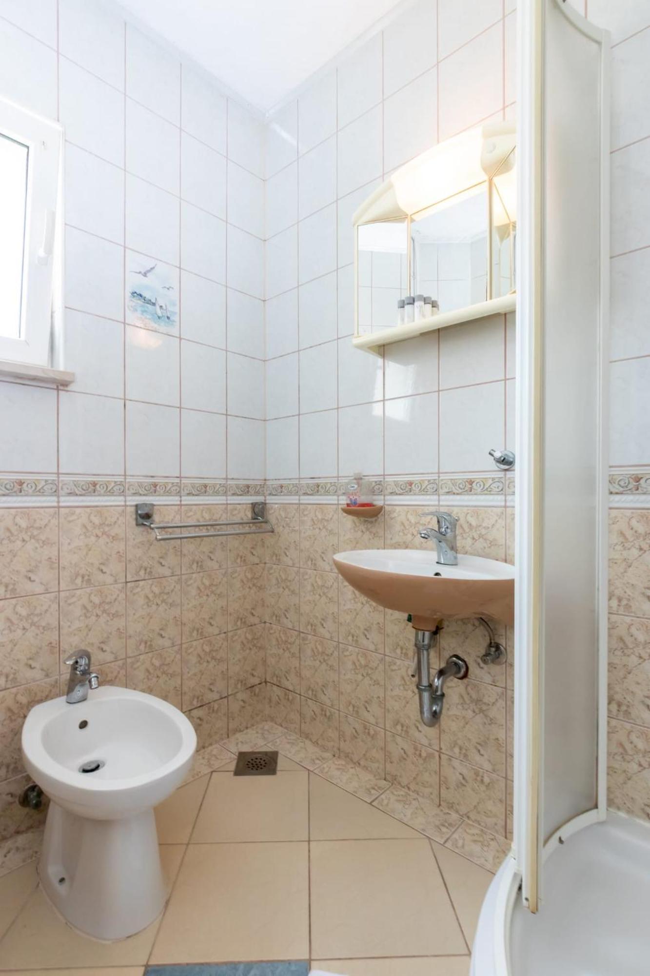 Apartments Dino Kastela Bagian luar foto