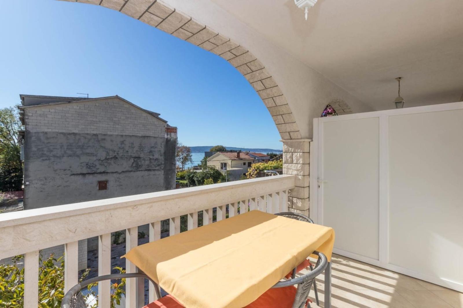 Apartments Dino Kastela Bagian luar foto