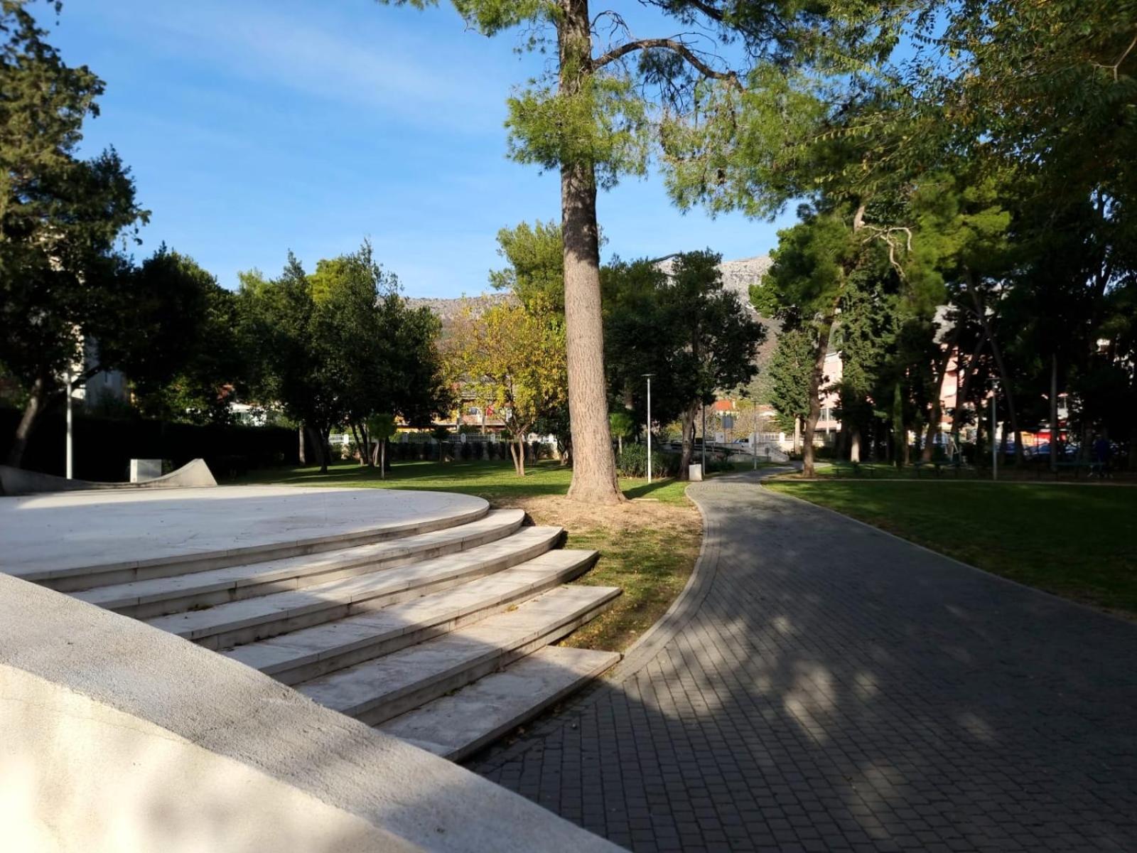 Apartments Dino Kastela Bagian luar foto