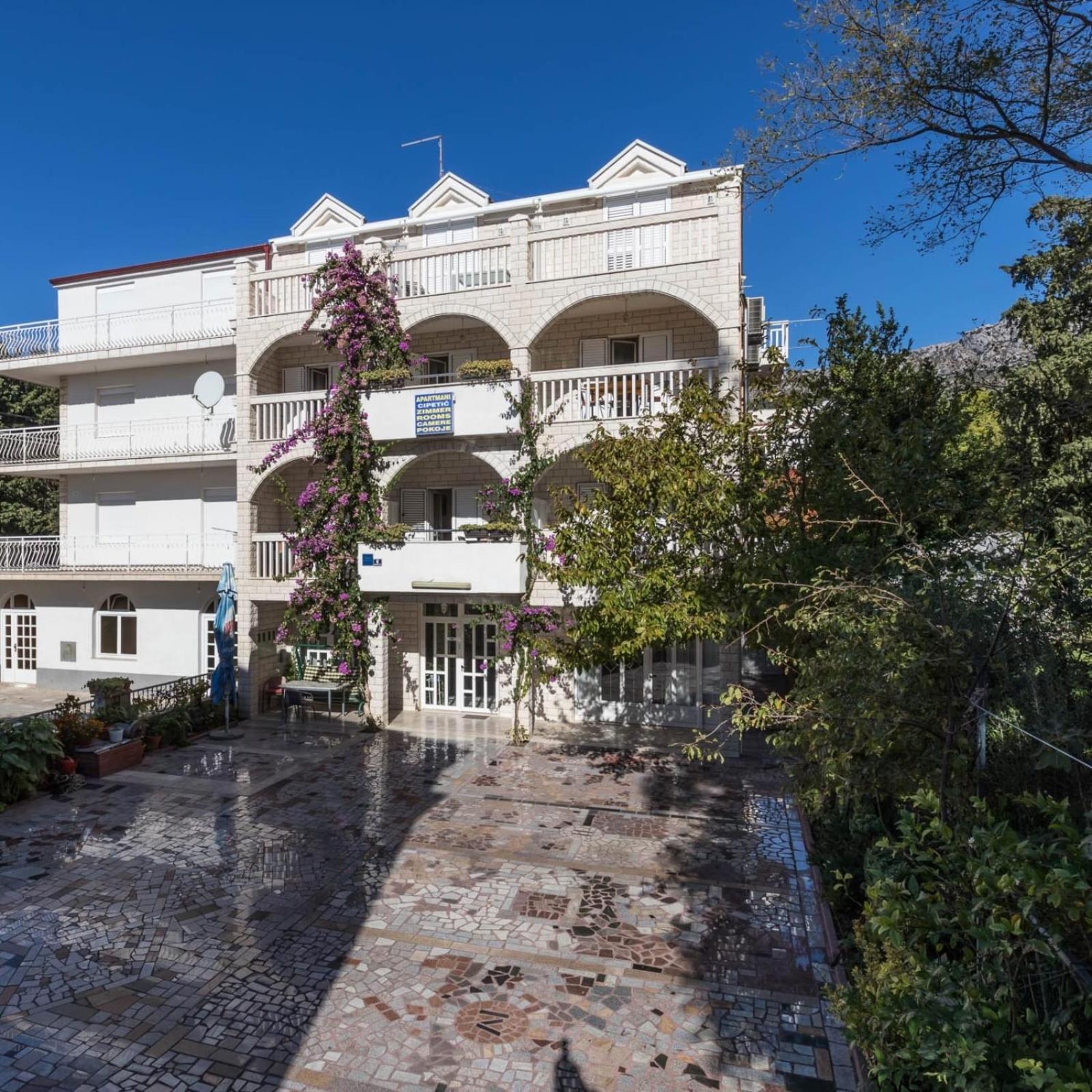 Apartments Dino Kastela Bagian luar foto